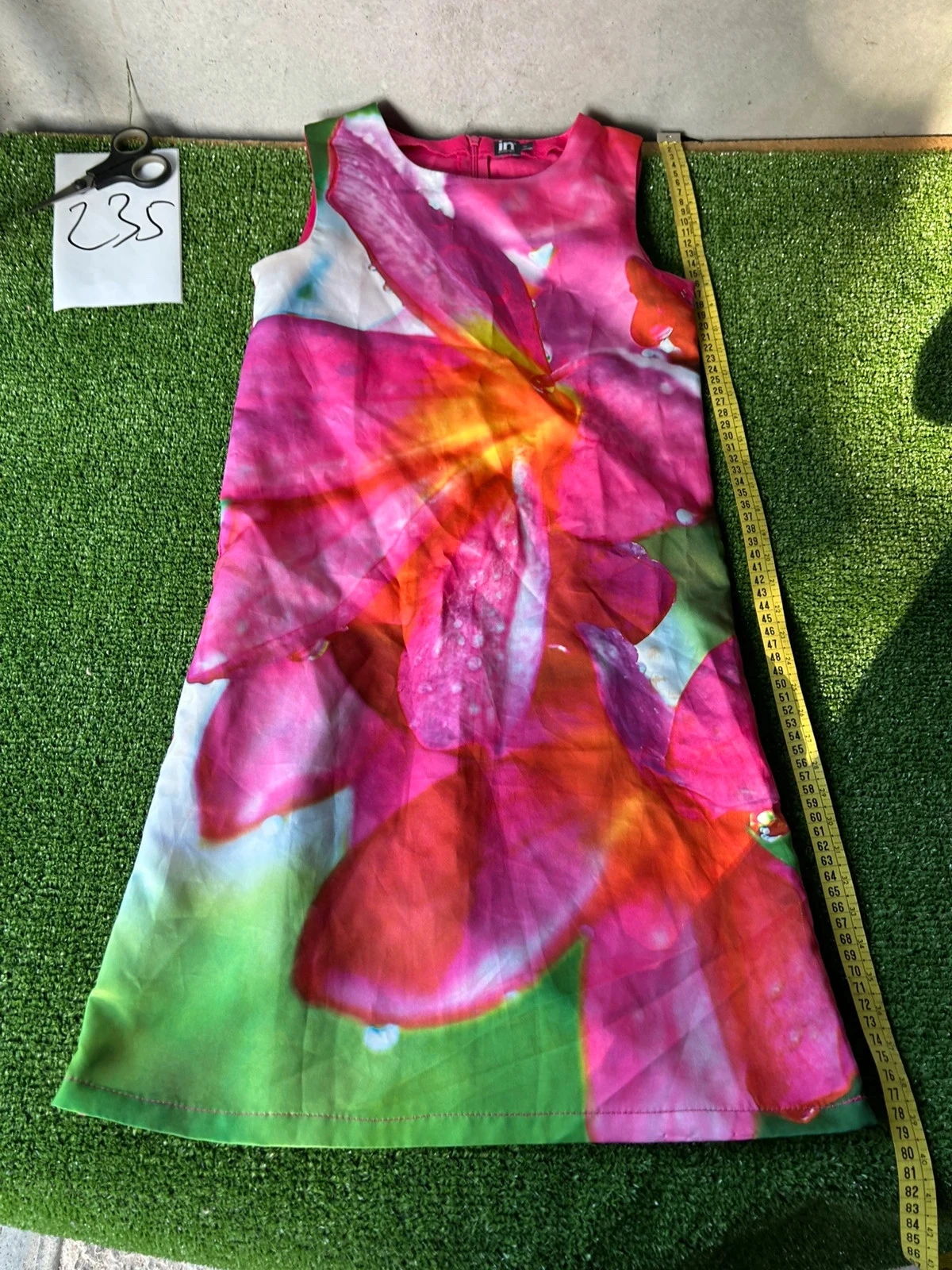 Robe longue rose à motifs vintage in extenso
